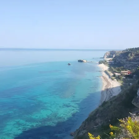 Bloom Tropea 아파트호텔 4*