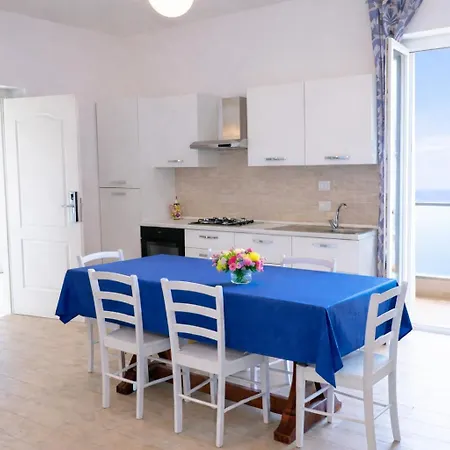 Bloom Tropea Aparthotel 4*