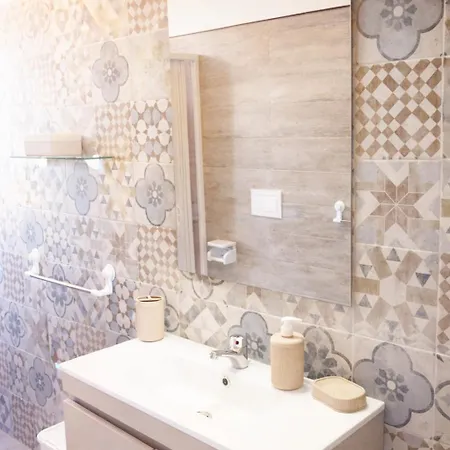 Bloom Tropea Aparthotel 4*