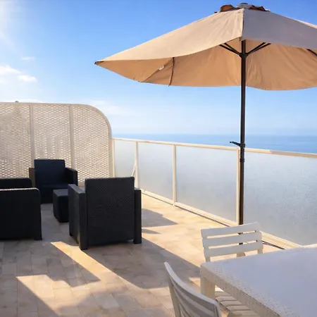 Bloom Tropea Aparthotel 4*