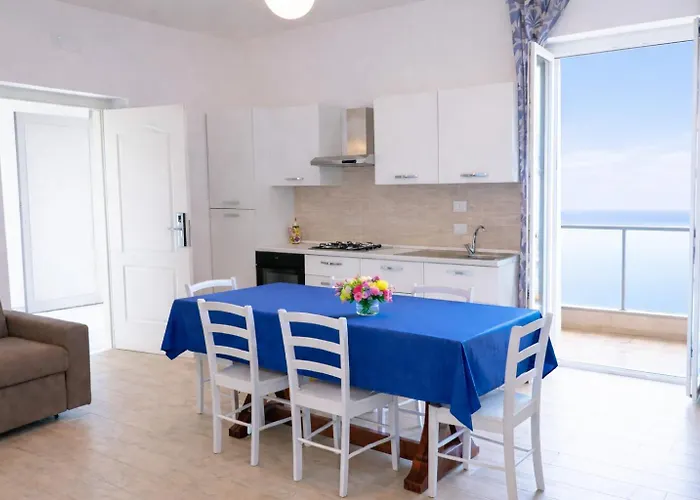 Bloom Tropea Aparthotel 4*